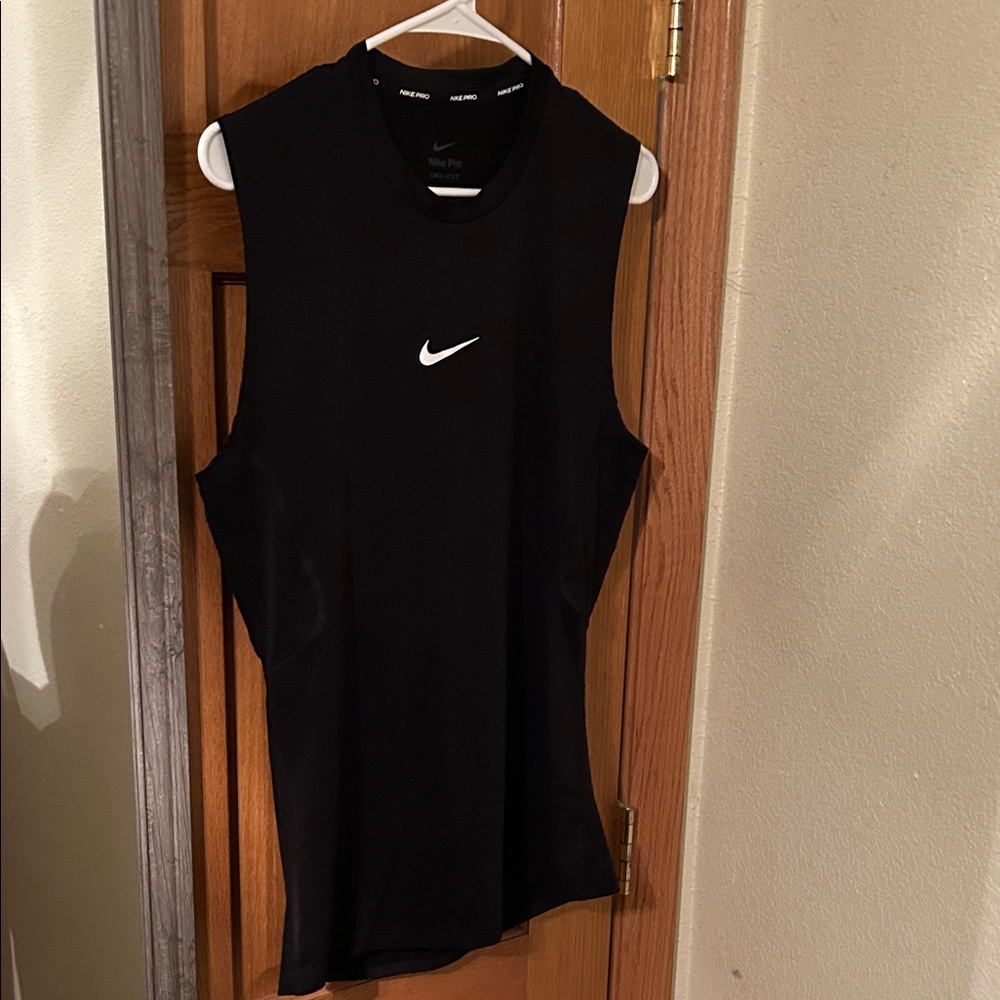 Nike Men’s Black Muscle Tee